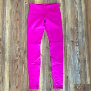 Lululemon pink wunder under size 6, like new!